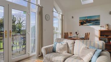 Cottage | Living area