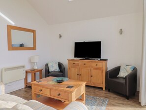 Cottage | Living area | TV
