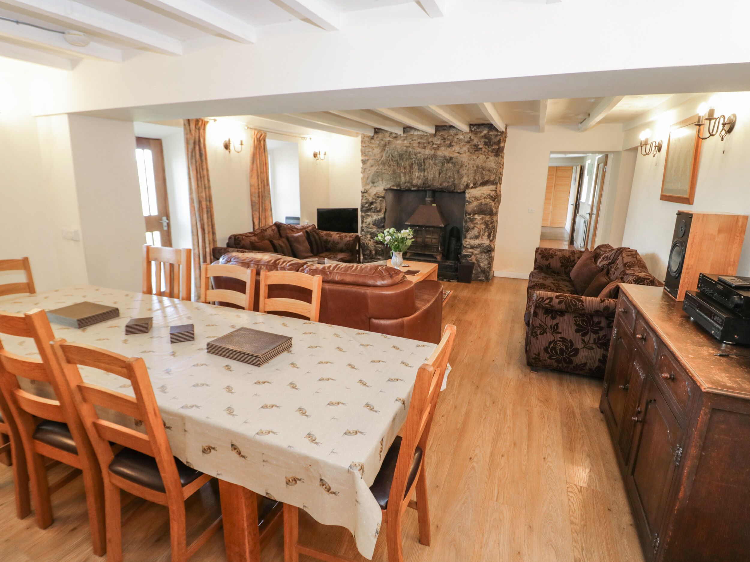 Cottage | Dining