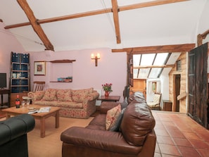 平房 | 客廳 | 電視、DVD 播放機