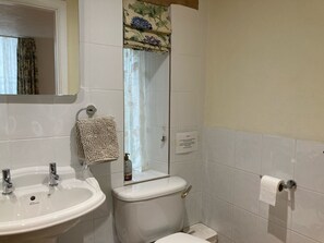 Κατάλυμα σε Αγροικία | Μπάνιο | Ντουζιέρα