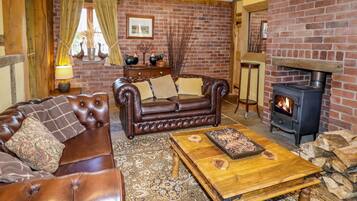 Cottage | 3 bedrooms, individually decorated, individually furnished, free WiFi