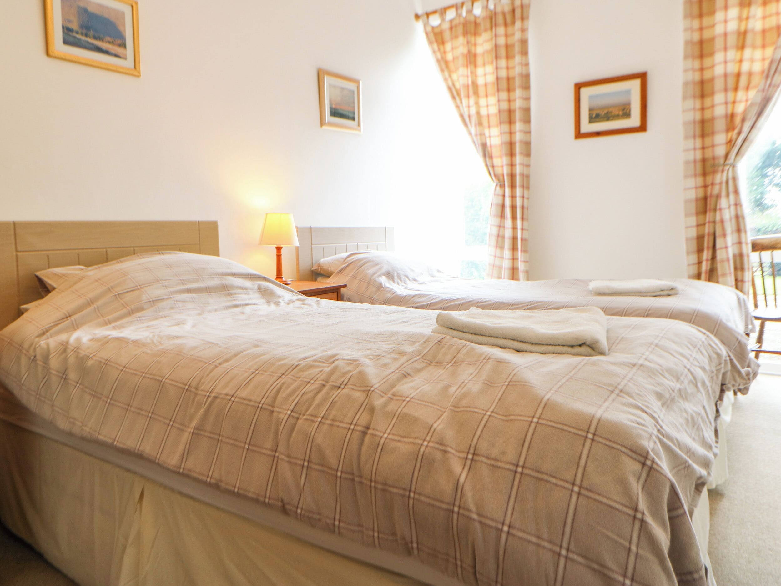 Cottage | 2 bedrooms, individually decorated, individually furnished, free WiFi