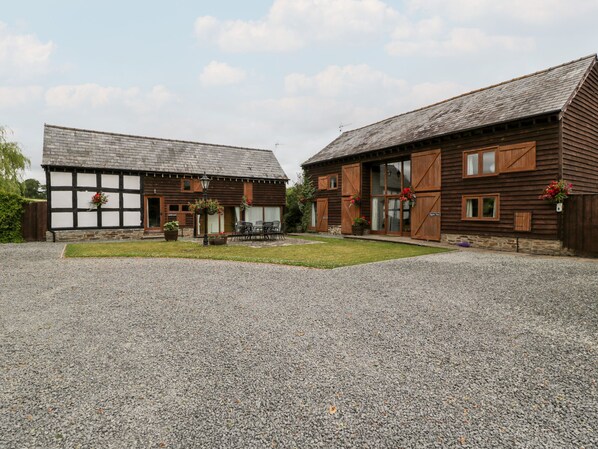 Cottage | Interior - Stable End (Leominster)