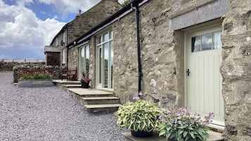 Cottage | Front of property