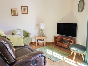 Living area - Lily Cottage (Caernarfon)