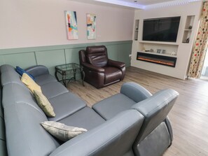 Living area - Meadow View (Carmarthen)