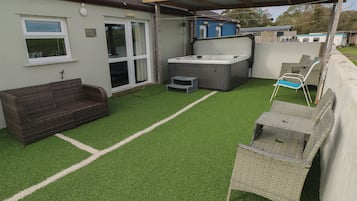 Cottage | Property grounds