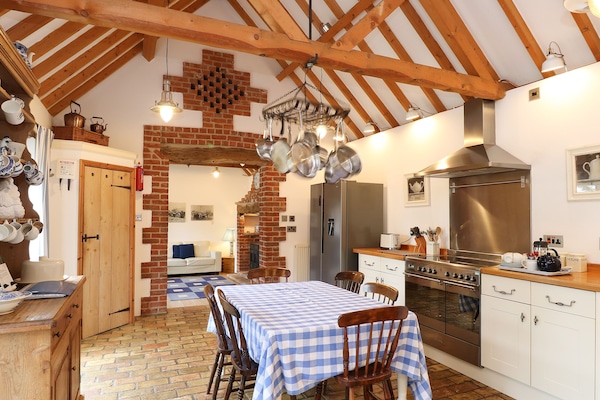 Cottage | Interior