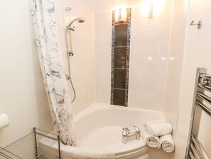 Cottage | Bathroom | Shower
