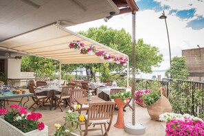 Free daily buffet breakfast  - Malì Guest House & Terrace Bar (Trevignano Romano)