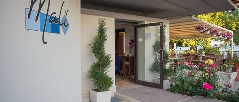 Entrée de l’hébergement