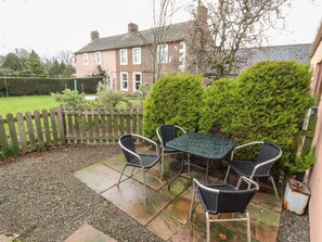 Cottage | Outdoor dining