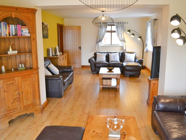 Cottage | Interior - Owl Cottage (Hull)