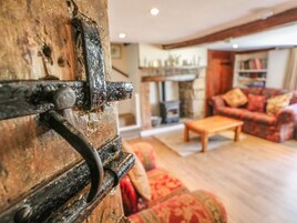 Cottage | Living area | TV