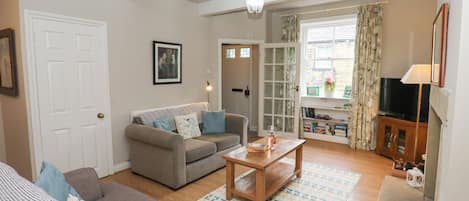 Cottage | Living area