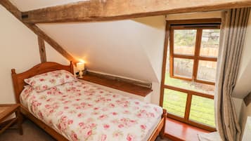 Cottage | 4 bedrooms, individually decorated, individually furnished