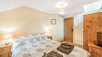 Cottage | 3 bedrooms, individually decorated, individually furnished, free WiFi