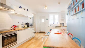 Cottage | Interior