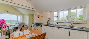 Crown Cottage