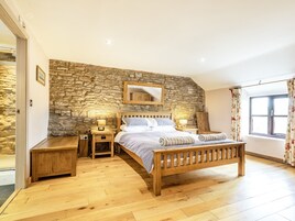 Casa de campo | 2 dormitorios, decoración individual, mobiliario individual