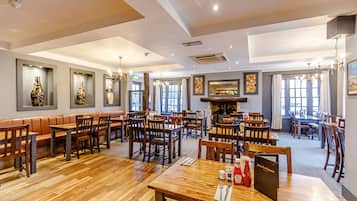 Cottage | Dining