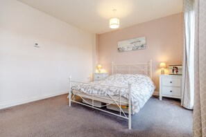 1 bedroom, individually decorated, individually furnished, free WiFi