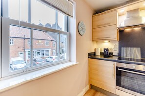 คอทเทจ | ครัวส่วนตัว | เตาประกอบอาหาร, เครื่องล้างจาน, เก้าอี้กินข้าวสำหรับเด็ก