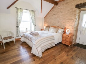 Cottage | 4 bedrooms, individually decorated, individually furnished, free WiFi