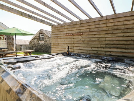 Bañera de hidromasaje exterior
