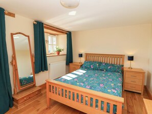 2 habitaciones, decoración personalizada y muebles diferentes 