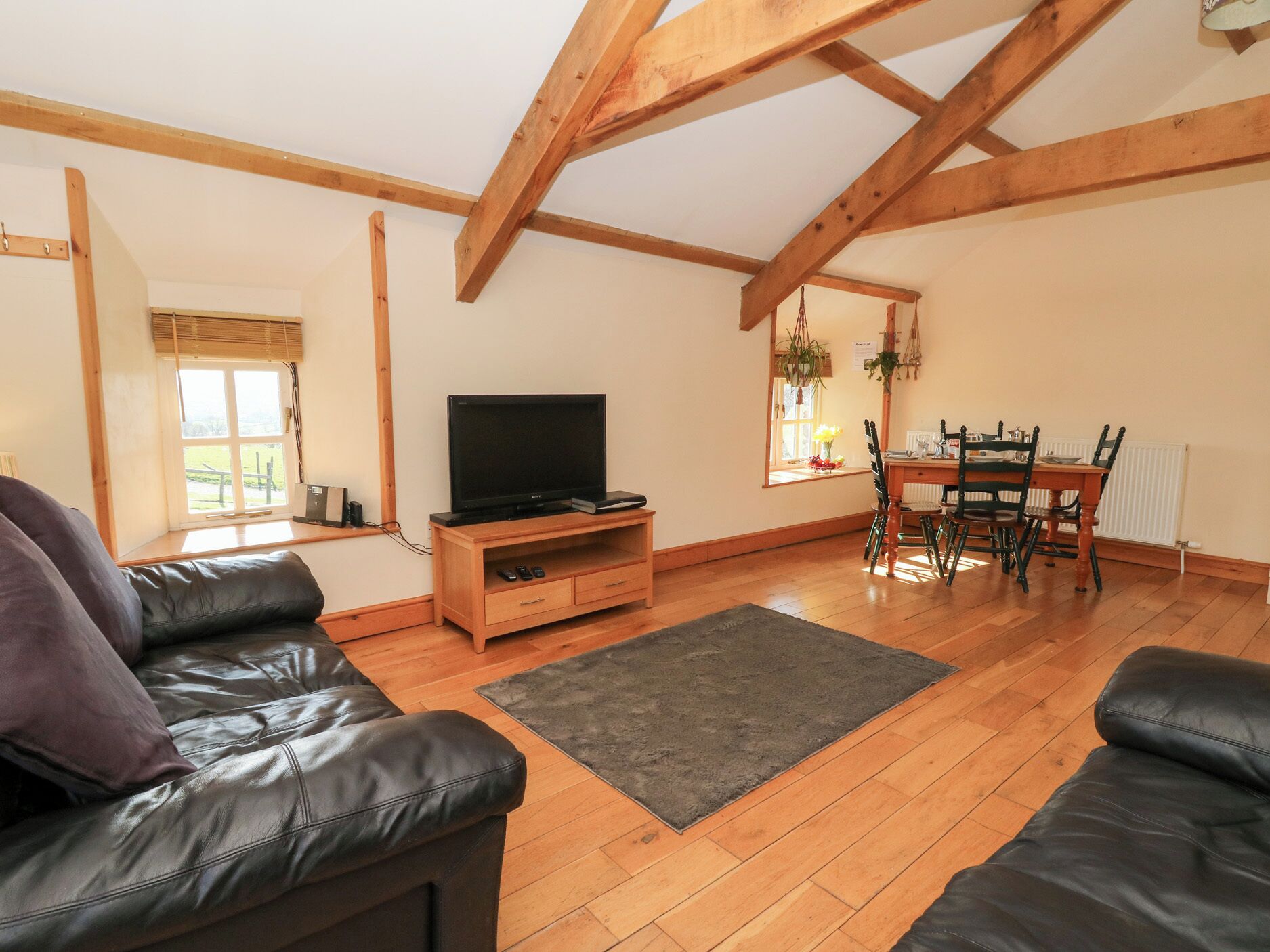 Cottage | Living area
