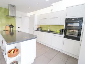 Cottage | Private kitchen - Mountain View (Conwy)