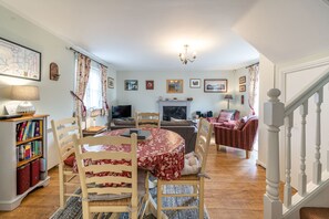 Cottage | Interior