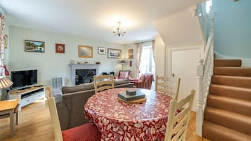 Cottage | Interior