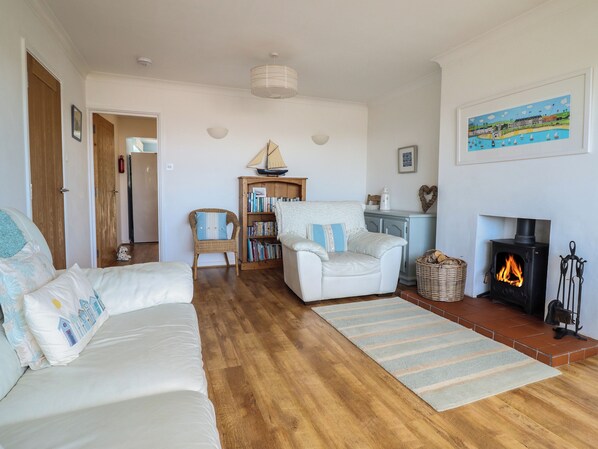 Cottage | Living area