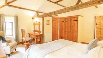 Cottage | 2 bedrooms, individually decorated, individually furnished, free WiFi