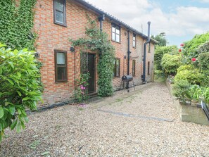 Cottage | Exterior - The Hayloft (Thetford)