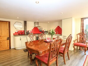 Cottage | Dining - The Barn (Thetford)