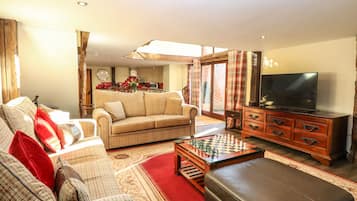 Cottage | Interior
