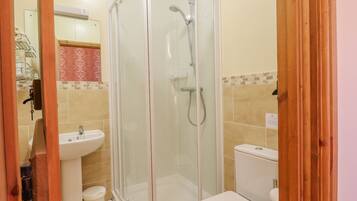 Cottage | Bathroom | Shower