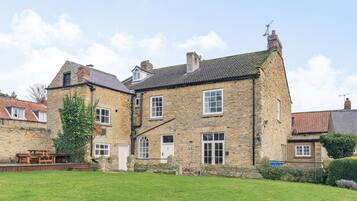 Cottage | Front of property