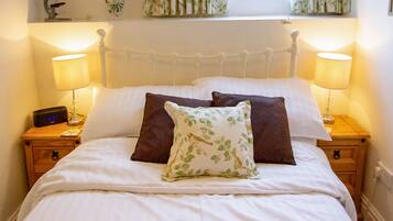 3 bedrooms, individually decorated, individually furnished, free WiFi