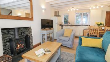 Cottage | Living area | TV, DVD player