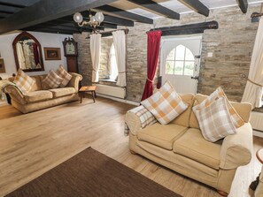 Cottage | Living area | TV, DVD player - Maesgwyn (Cardigan)