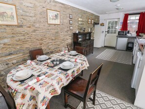 Cottage | Dining - Maesgwyn (Cardigan)