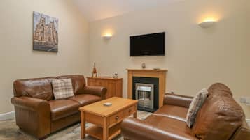 Cottage | Living room | TV