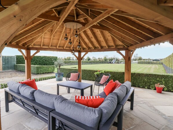 Cottage | Terrace/patio - Pear Tree Cottage (York)