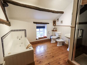 Cottage | Bathroom