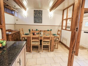 Cottage | Dining